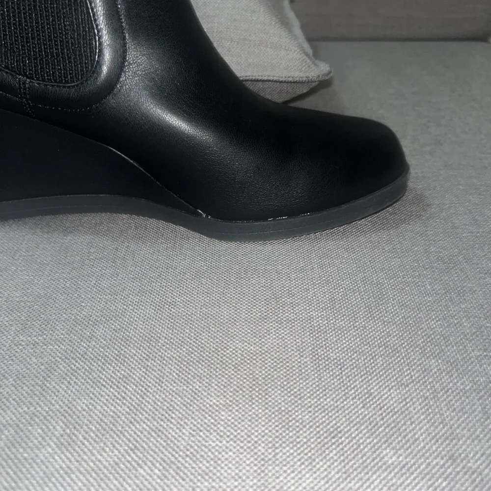 Blowfish Malibu Praline (Women's) Black Wedge Ankle Boots